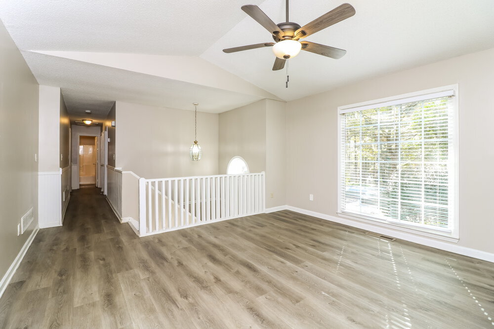 Building Photo - 222 Cove Rd