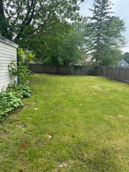 Building Photo - 161 17th St N