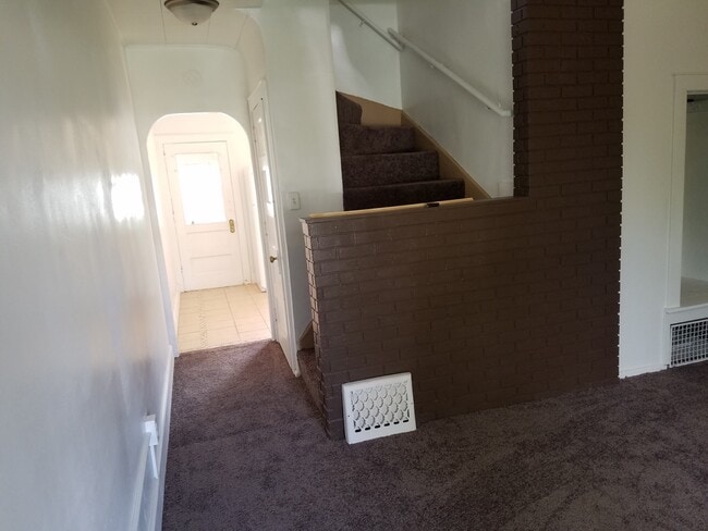 Building Photo - Morgan Park townhouse, newly remodelled