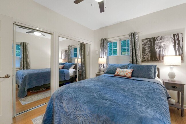 Building Photo - Charming 2BR Condo in Asheville