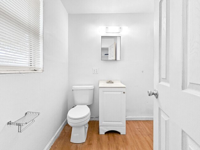 Building Photo - 10464 106th Ave N