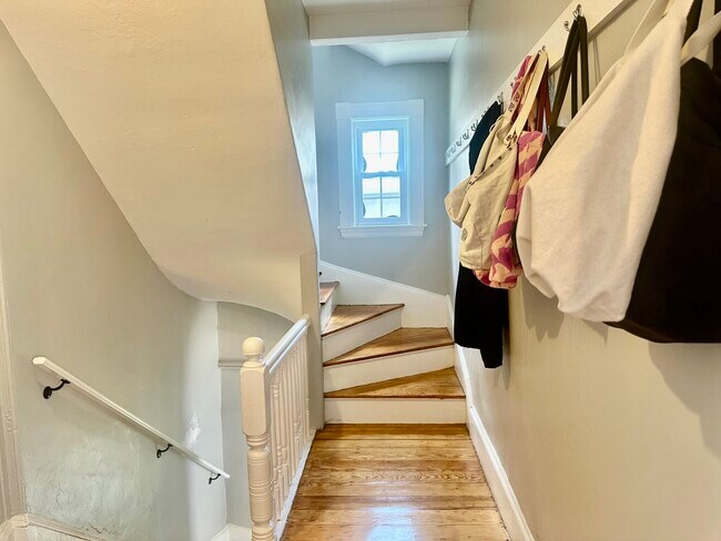 Building Photo - 135-137 Nonantum St. Unit 1