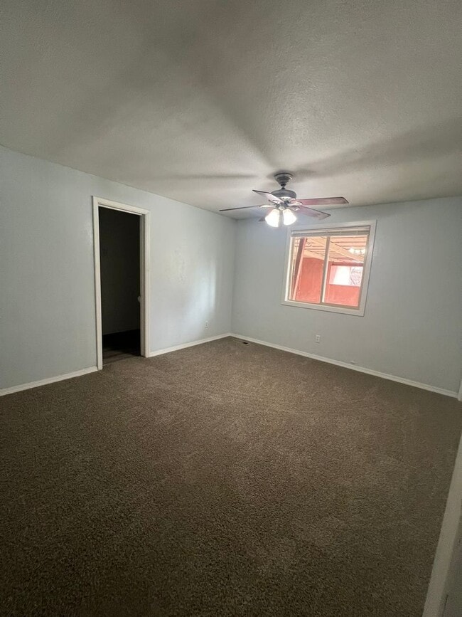 Building Photo - Newly Renovated 4 Bedroom, 2 Bathroom Home - Located in Moyina Heights!