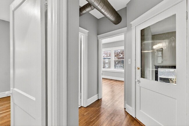 Building Photo - 6432 Alamo Ave