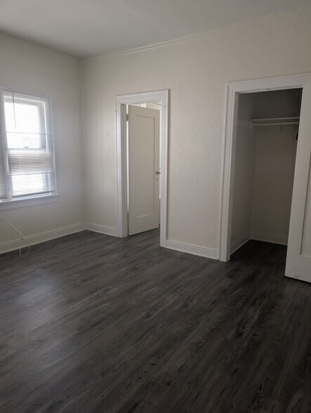 Building Photo - 206 N New Hampshire Ave
