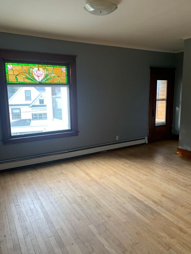 Building Photo - 255 Vrooman Ave