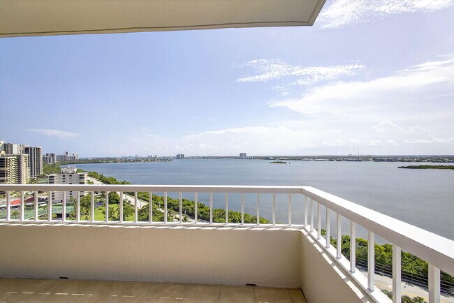 Building Photo - 5540 N Ocean Dr