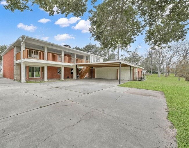 Building Photo - 549 Brandon Rd