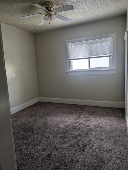 Building Photo - 372 N 500 W