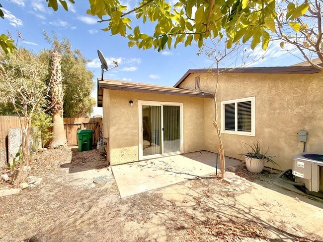 Building Photo - 32425 Rancho Vista Dr
