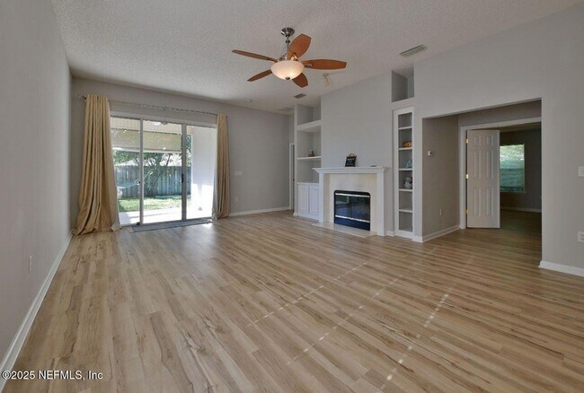 Building Photo - 1290 Ardmore St