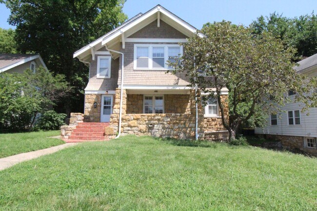 Primary Photo - 1412 W 51 St
