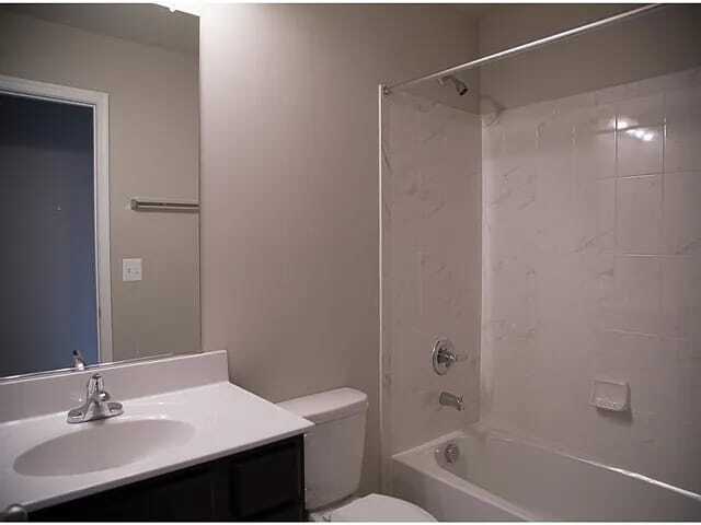 Building Photo - 17905 Woods View Dr