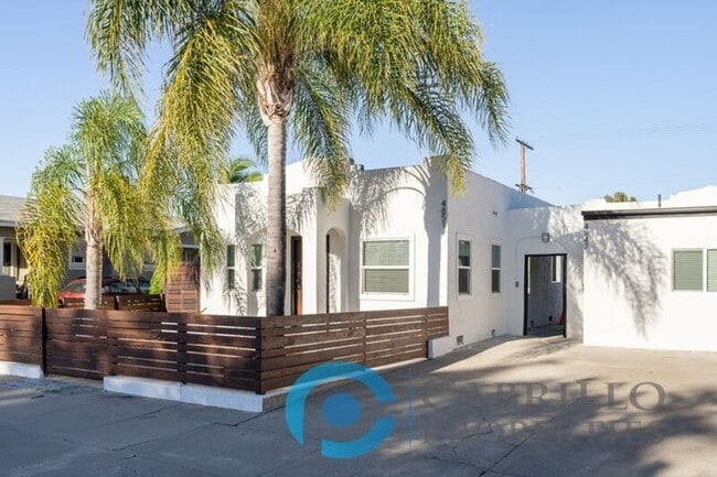 Building Photo - 4851 Mansfield St