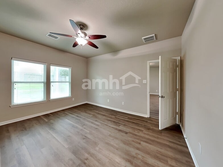 Building Photo - 18468 Sunrise Maple Dr