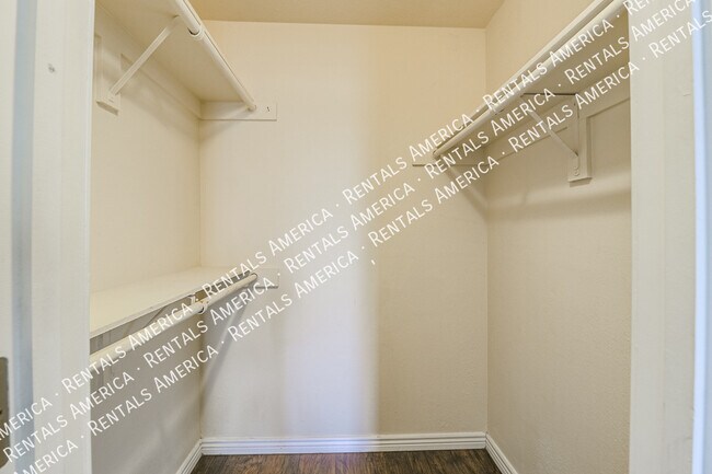 Building Photo - 4354 N 82nd St