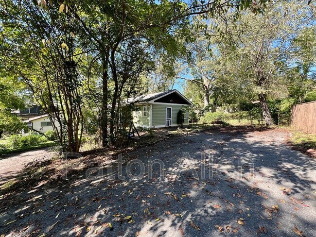 Building Photo - 5 Shady Cove Ln