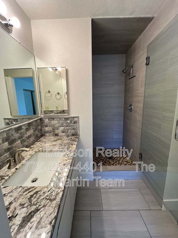Building Photo - 5311 Coit Dr