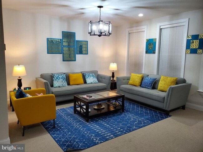 Building Photo - 12 Sassafras Ln