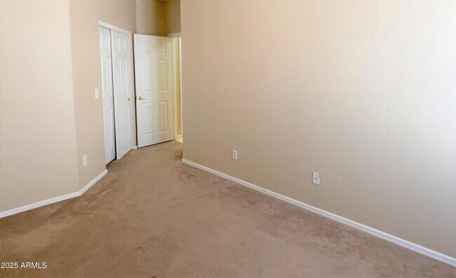 Building Photo - 541 N Scott Dr