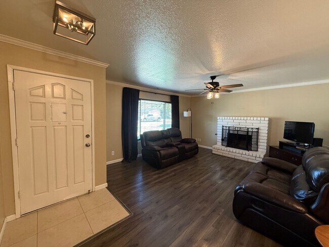 Building Photo - 1460 Berry Dr