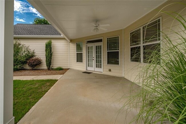 Building Photo - 210 Harmony Lake Dr
