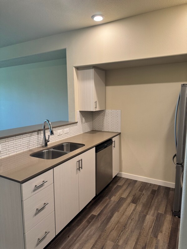 Building Photo - 16401 NW Chadwick Way