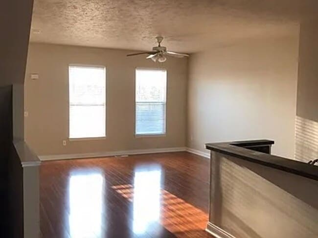Building Photo - Gorgeous condo for rent