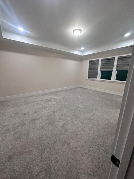 Building Photo - 113 Crested Coral Dr
