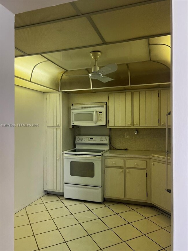Building Photo - 2750 NE 183rd St