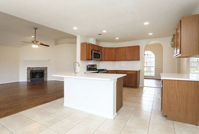 Building Photo - 14215 Cypress Valley Dr