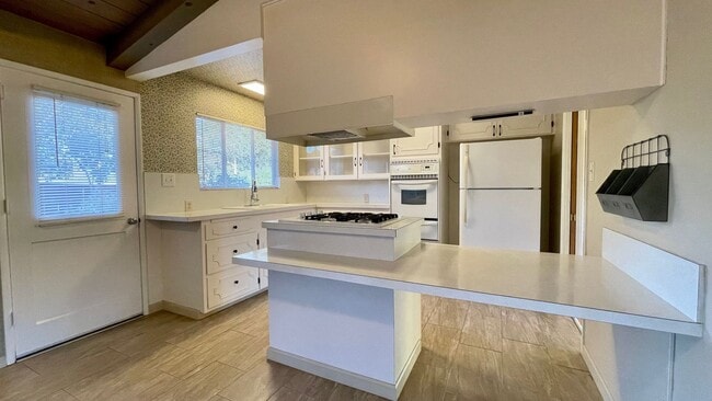 Building Photo - Classic San Luis 3 Bedroom 2 Bath House in Ferrini Heights