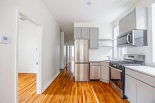 Building Photo - 1638 W 18th Pl