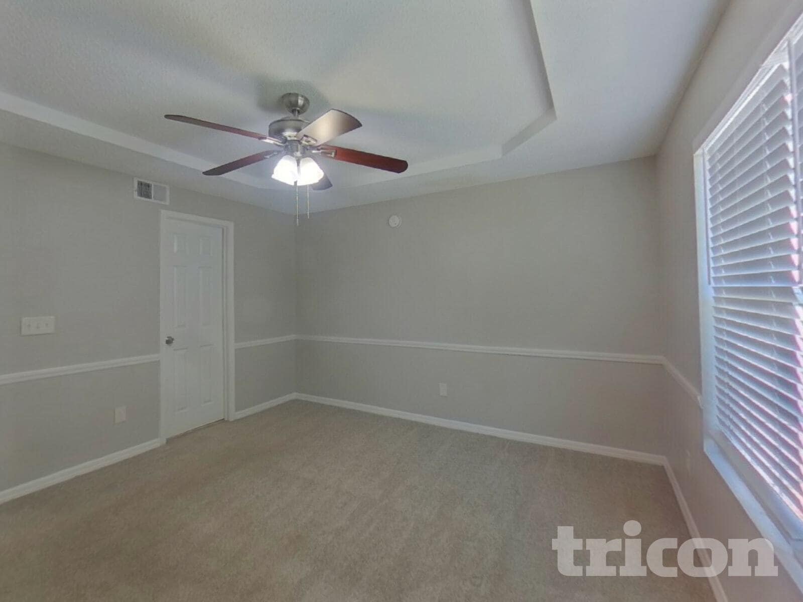 Building Photo - 12739 Serenade Cir N