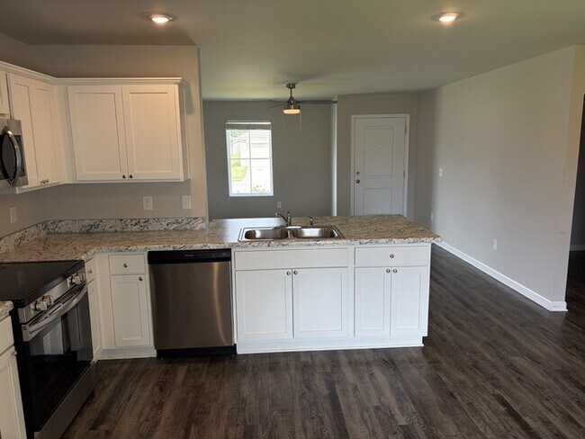 Building Photo - 3 Bed / 2 Bath Rental House in Decatur, AL 35603