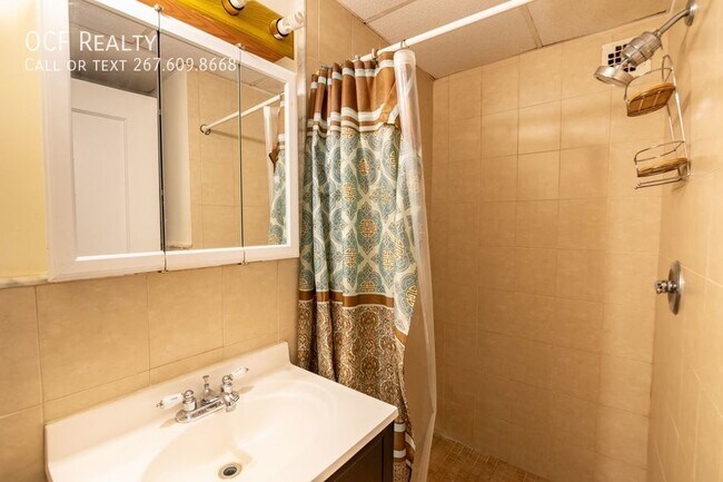 Building Photo - 1324 Locust St