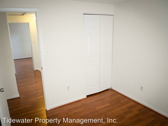 Building Photo - 280 E Chalet Cir