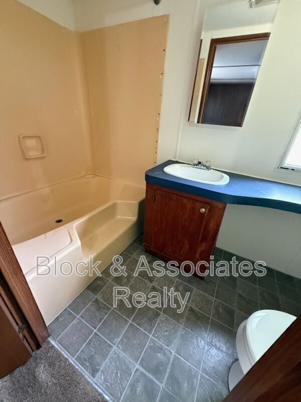 Building Photo - 1066 Worthville Rd