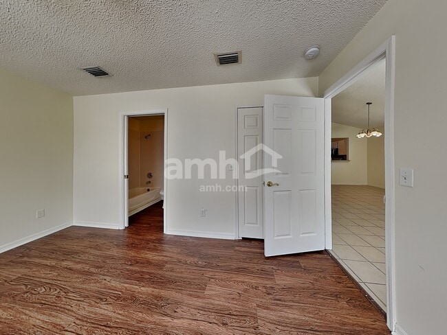 Building Photo - 256 Daniels Pointe Dr