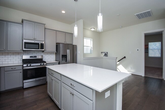 Building Photo - 6031 Cypress St