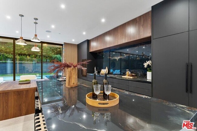 Building Photo - 9031 Alto Cedro Dr