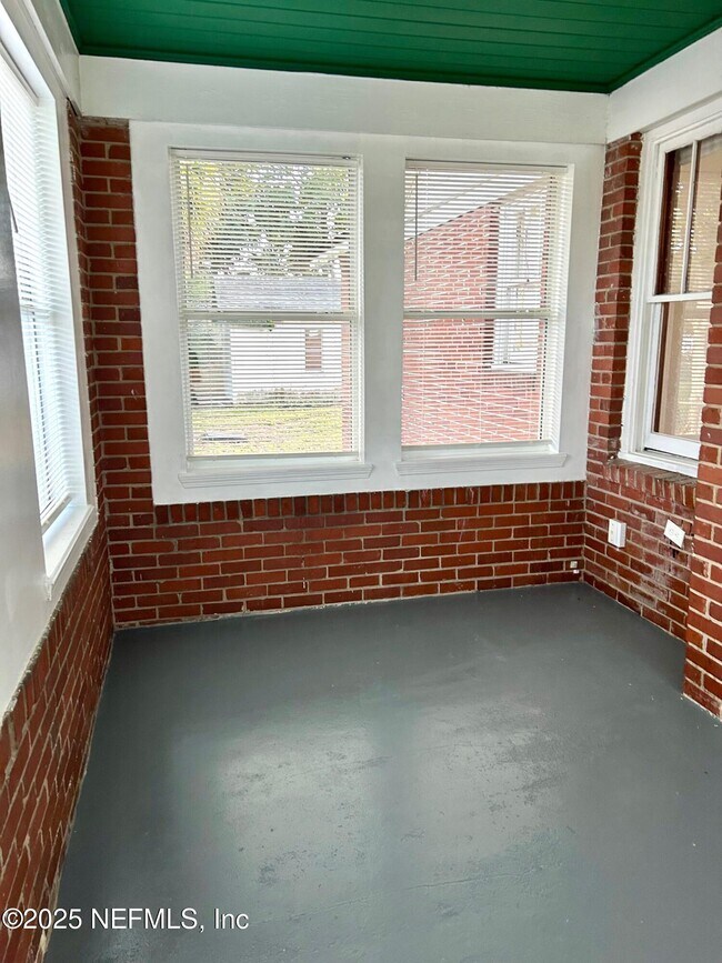 Building Photo - 5038 Blackburn St