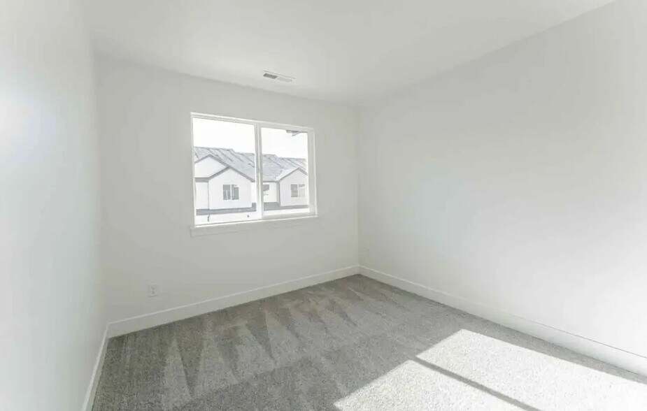Building Photo - 3770 W 970 N