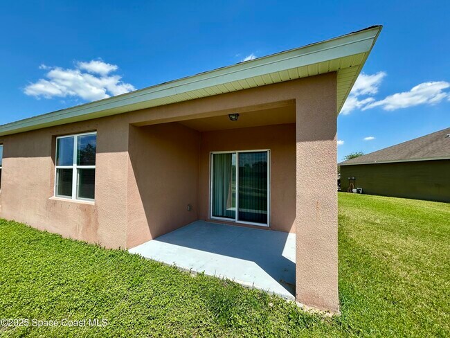 Building Photo - 134 Lure Ct SW
