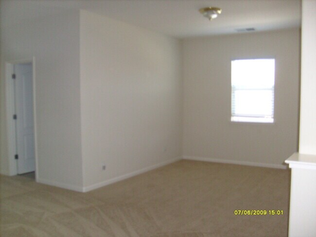 Building Photo - Beautiful 4 Bedroom Home on Prosperity, Modesto