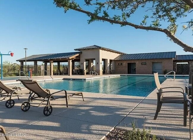 Building Photo - 7305 S Via Cabana