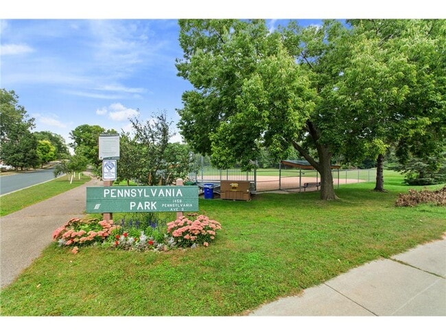 Building Photo - 1605 Pennsylvania Ave S