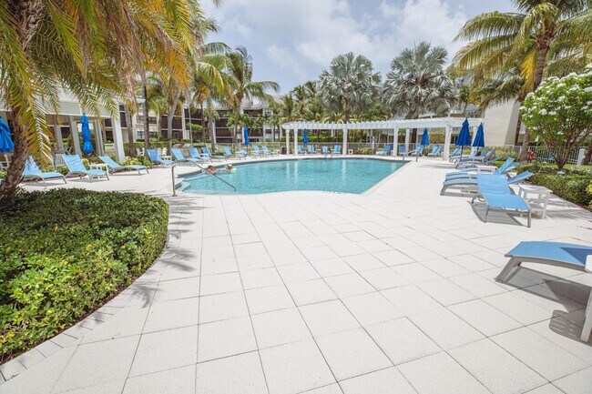 Building Photo - 143 Bay Colony Dr N