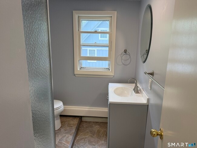 Building Photo - 17 Oenoke Pl
