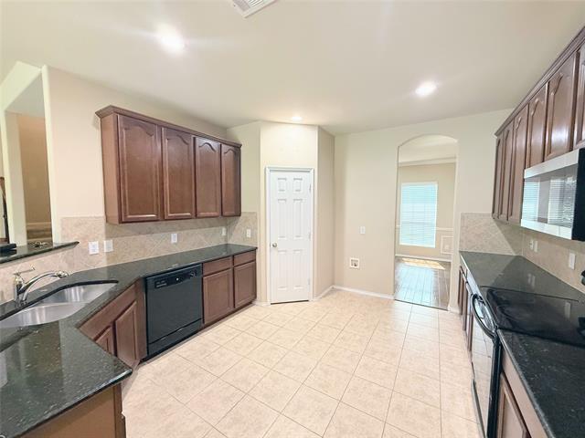 Building Photo - 1061 English Ivy Dr